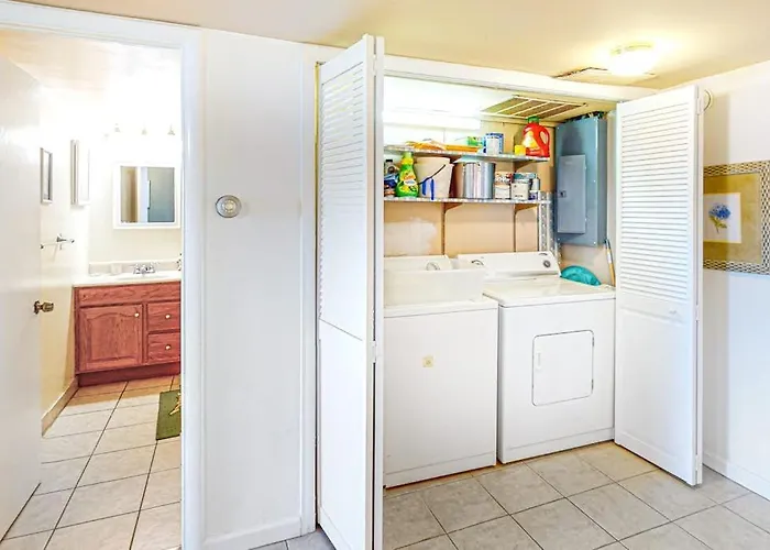 In An Oceanfront Building With Balcony Ac Wifi & Shared Pool & Tennis *